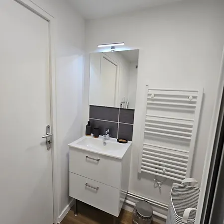 Duplex Au Coeur De Proche Gare Et Giverny Lägenhet